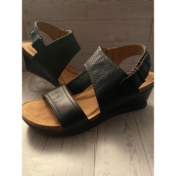 Cobb Hill by Rockport Black Leather Wedge Sandal Size 9 Comfort Adjustable Strap - Picture 1 of 5